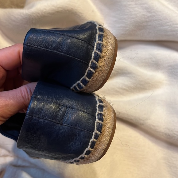 TORY BURCH navy/ black leather color block flat espadrilles - Picture 4 of 7